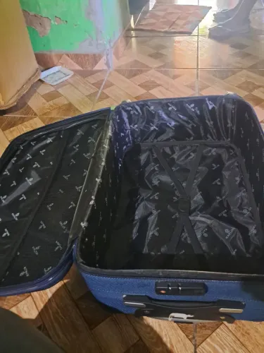Vende se mala pra viagem muito barata