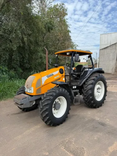 Para venda, Trator Valtra  BM100 (4x4)