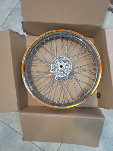 Roda traseira completa. Lander , tenere