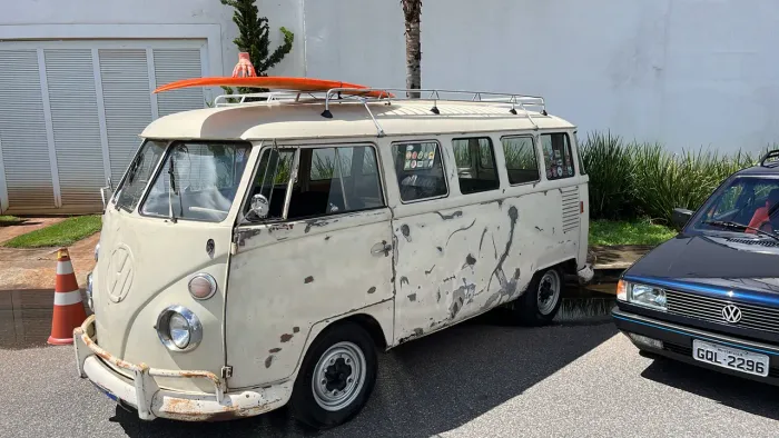 Volkswagen Kombi Standard/ Luxo/ Serie Prata 1976