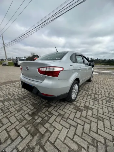 Fiat Grand Siena Essence 1.6 Flex 16V 2014