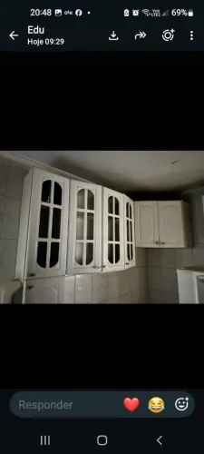 Armários de cozinha com partes de marmore