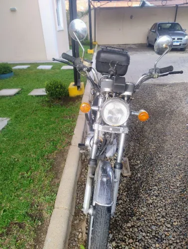moto Suzuki a venda