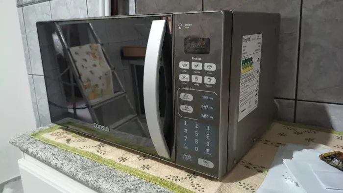 Microondas Consul espelhado 20 L - Funcionando intermitente