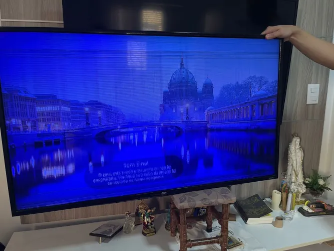 Tv LG 49 polegadas vender com defeito. 300 avista