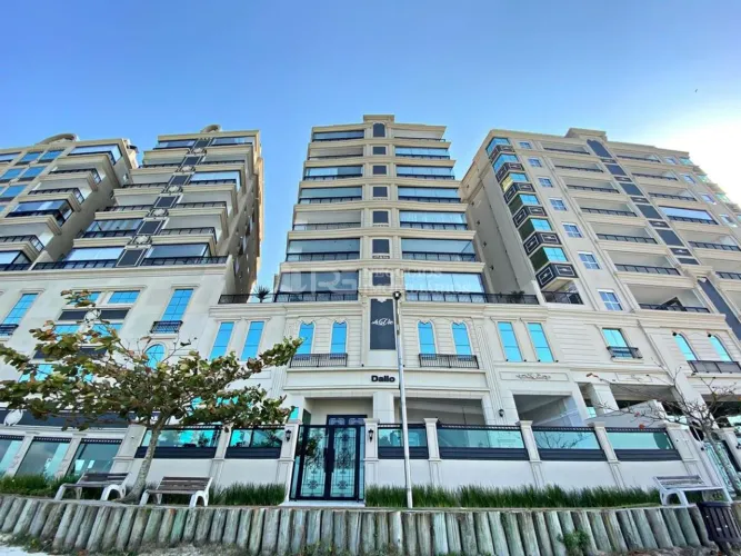 APARTAMENTO DE ALTO PADRÃO 04 SUÍTES FRENTE MAR
