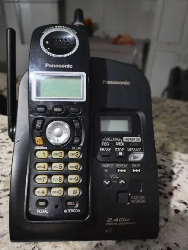 telefone sem fio Panasonic da linha 2.4 GHz com secretária eletrônica integrada Panasonic