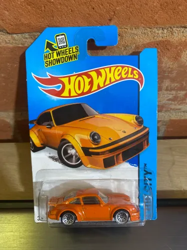 Hotwheels Porsche 934 Turbo RSR - Laranja