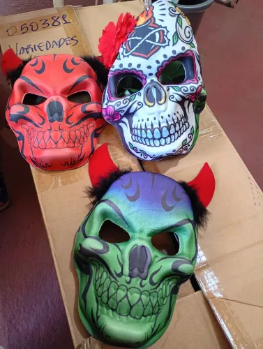 Máscara de fantasia/ halloween