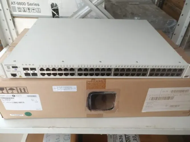 Switch de rede 44 portas 10/100/1000 + 4 portas 1000 (SFP ou UTP) Marca: Alcatel-Lucent