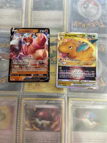 cartas pokémon Dragonite V Astro 050/078; Conkeldurr V 040/078