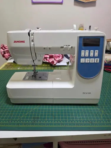 Máquina de costura Janome Dc6100 Nova , nunca usada