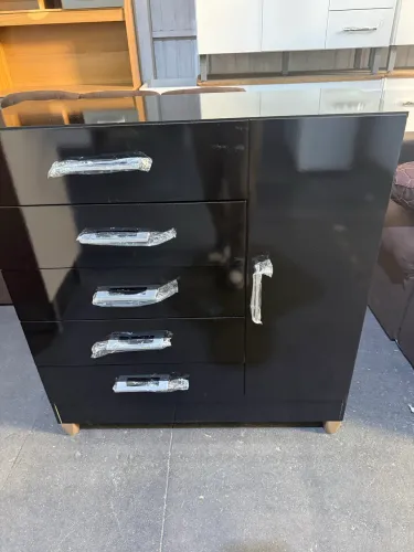Cômoda com 5 gavetas - entrego hoje