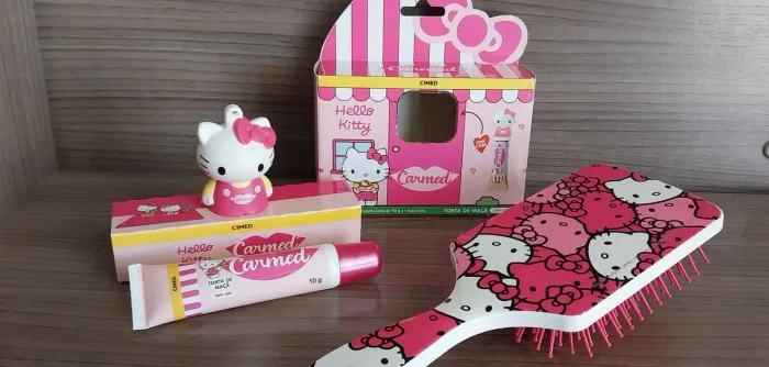 Kit Carmed Hello Kitty NOVO e Linda Escova