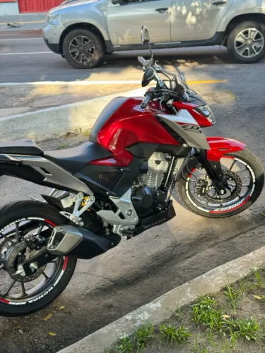 Twister CB300f 2026 1000km ( Faço chave na chave com moto do meu interesse )