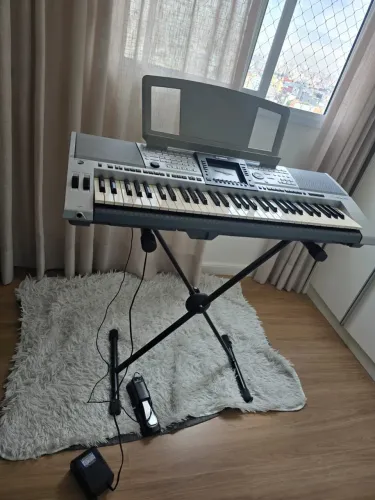 Teclado YAMAHA PSR 3000 EM BOM ESTADO DE CONSERVAÇÃO