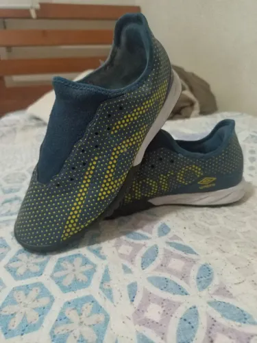 Chuteira society umbro