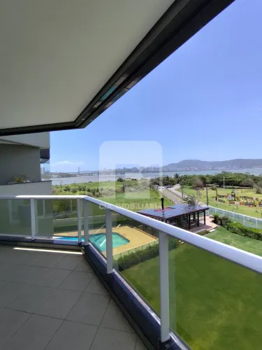 Apartamento de 4 suítes à venda em Coqueiros