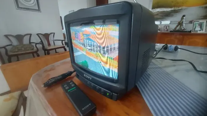 TV Sony Trinitron Watchman KV-9AD10 Semi Nova em Perfeito Estado