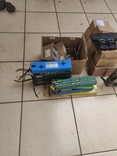 Pilhas carrinho de controle remoto sucata