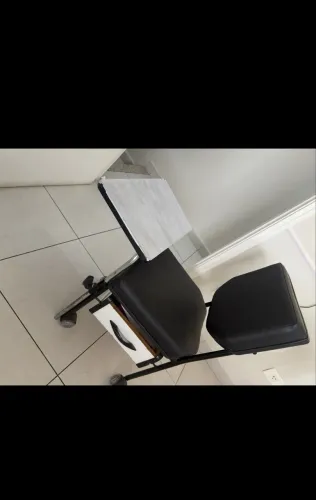 Cadeira de Manicure Preta