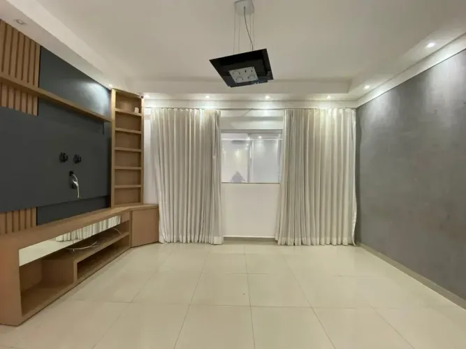 CASA ZONA SUL COM PISCINA A VENDA !!!