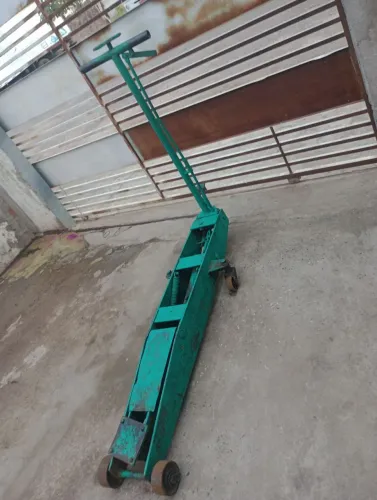 Macaco jacaré pra carro pequeno e caminhonete