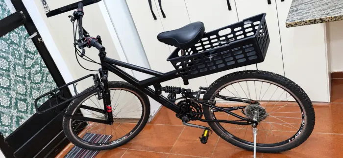 Bicicleta aro 26, 21 marchas com amortecedor de carga, trabalho pesado e conforto