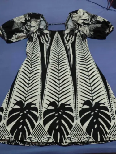 Vestido FARM Noite das Araras tamanho P seminovo