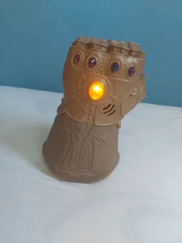 Brinquedo Manopla do Thanos