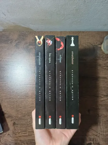 Box Saga Crepúsculo Completo - 4 Livros - Stephenie Meyer