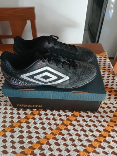 Chuteira Umbro Tecno II