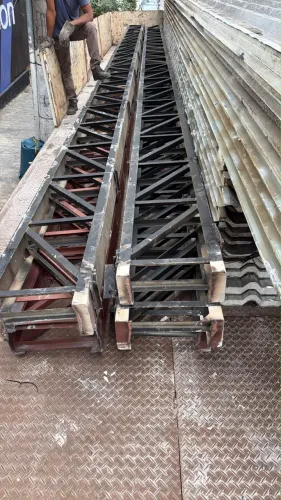 Treliça 40 com viga u 5 polegadas tem 7 peça com 10 mts cada