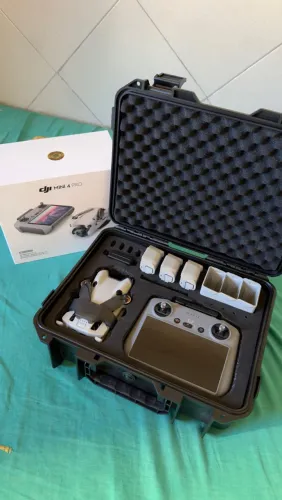 Drone DJI Mini 4 Pro combo Fly More