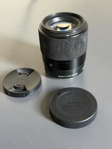 Lente Sigma 30mm 1.4 Sony - excelente