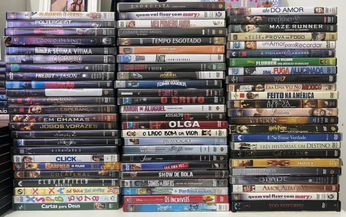 Coleção de 73 DVDs originais em perfeito estado