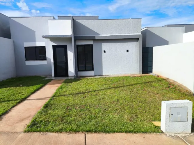Aluguel Casa 2/4 com suite condomínio fechado