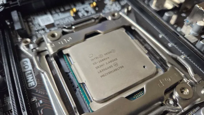 Kit Xeon X99 E5 2680 V4 com Placa Mãe NOVA Goline X99M-G (chipset intel x99 original)