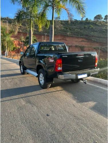 Toyota Hilux CD SRV D4-d 4X4 3.0 TDI Diesel AUT 2011
