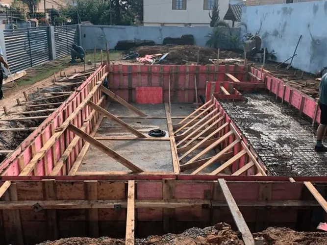 Construtor de piscinas alvenaria concreto armado instalação de fibras
