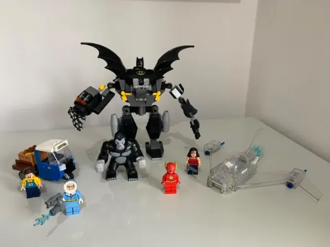 LEGO DC Comics Super Heroes 76026 - Gorilla Grodd Goes Bananas