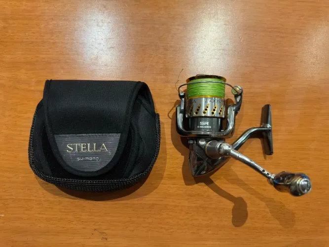 Molinete Shimano Stella 2500S com knob Gomexus