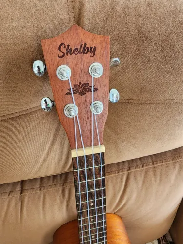 Ukulele Shelby Concert Su23m