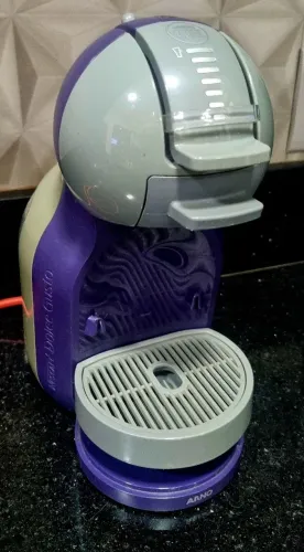 Cafeteira Dolce Gusto + Suporte Capsulas