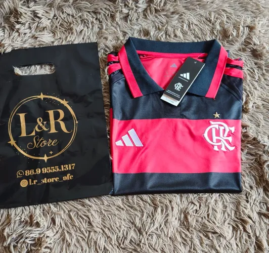 Camisa nova de loja
