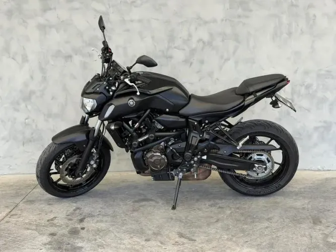 YAMAHA MT07 ABS 2023