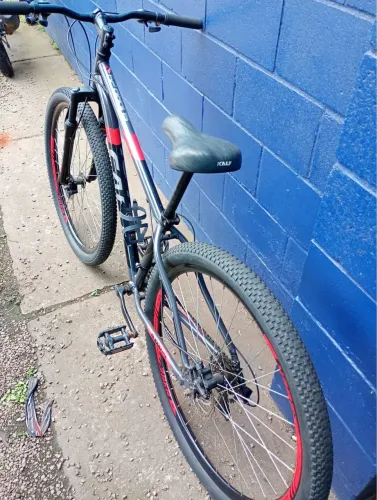 Bicicleta Bike Caloi Supra 29 preta e vermelha