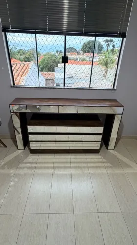 Aparador espelhado