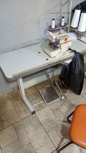 Vende-se 2 Máquinas de Costura