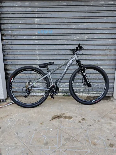 Bicicleta Absolute Nero 5 | ARO 29 | seminova | preto com cinza | Quadro 14,5".